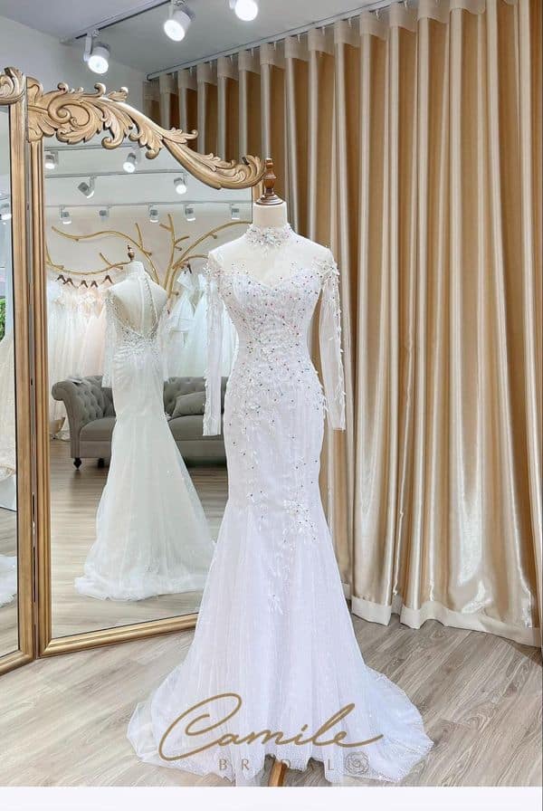 Váy cưới suông dành cho cô dâu dáng quả táo