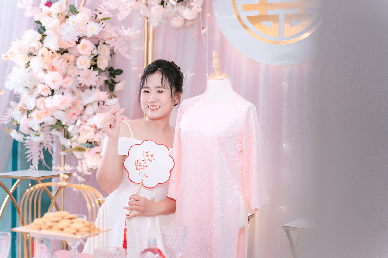 Ảnh cưới truyền thống miền Bắc — cô dâu chú rể lễ gia tiên