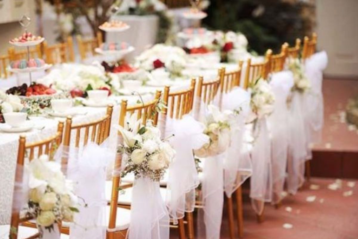 Cổng hoa cưới trang trí đám cưới sang trọng