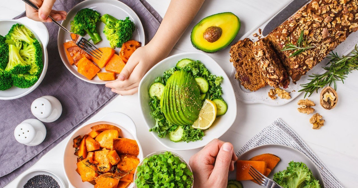 Xu hướng ẩm thực và dinh dưỡng 2026 – healthy eating với thực phẩm giàu chất xơ và sức khỏe đường ruột