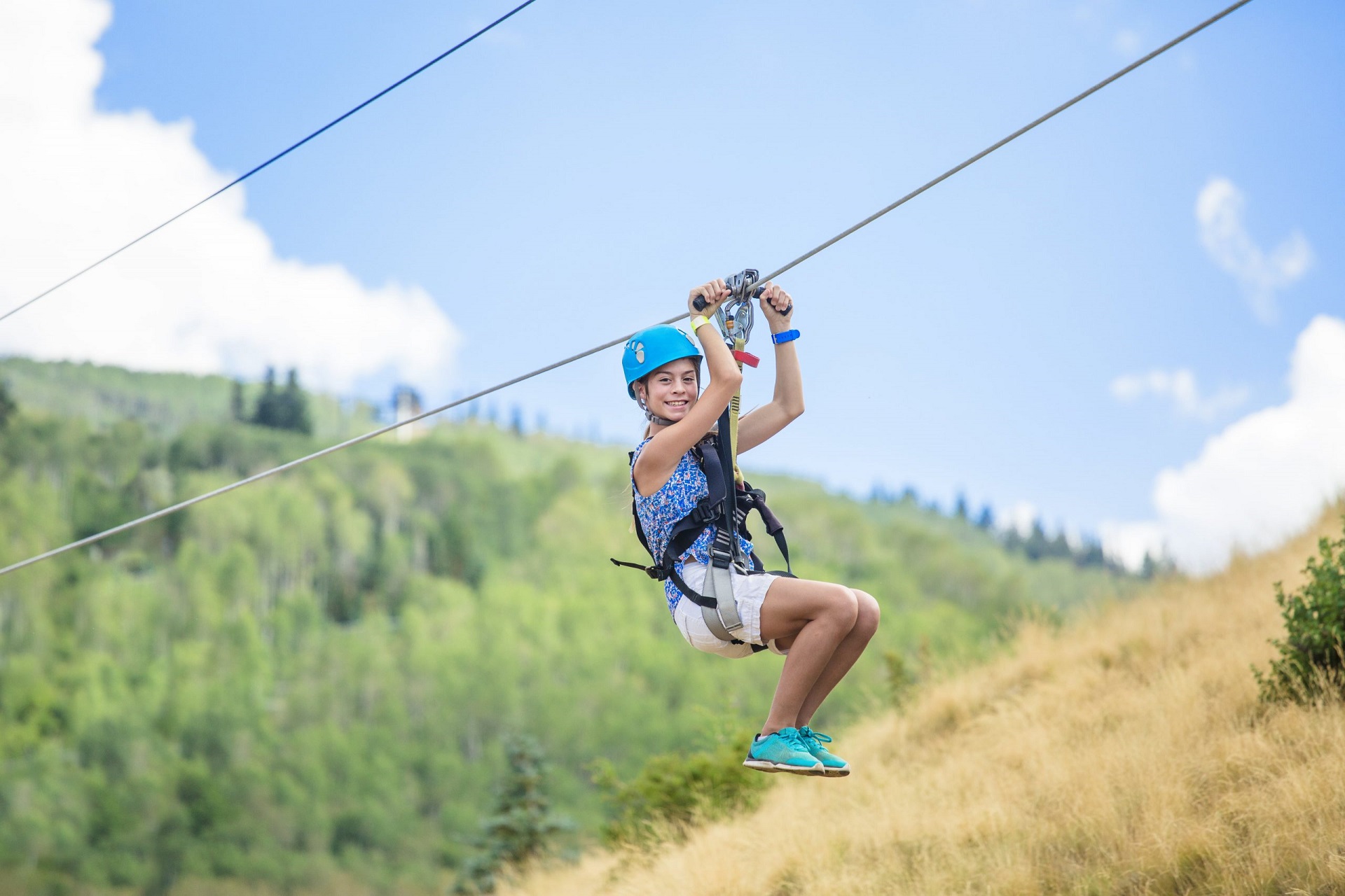 Đường trượt zipline tại VinWonders - cảm giác mạnh 100km/h