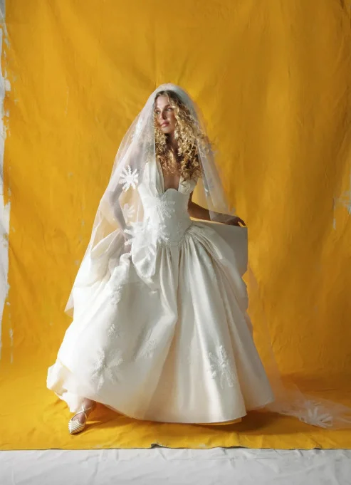 3 mẫu cổ điển Victoria - hồi tưởng thẩm mỹ thế kỷ 19 với ren tinh xảo, tay dài, A-line cổ điển