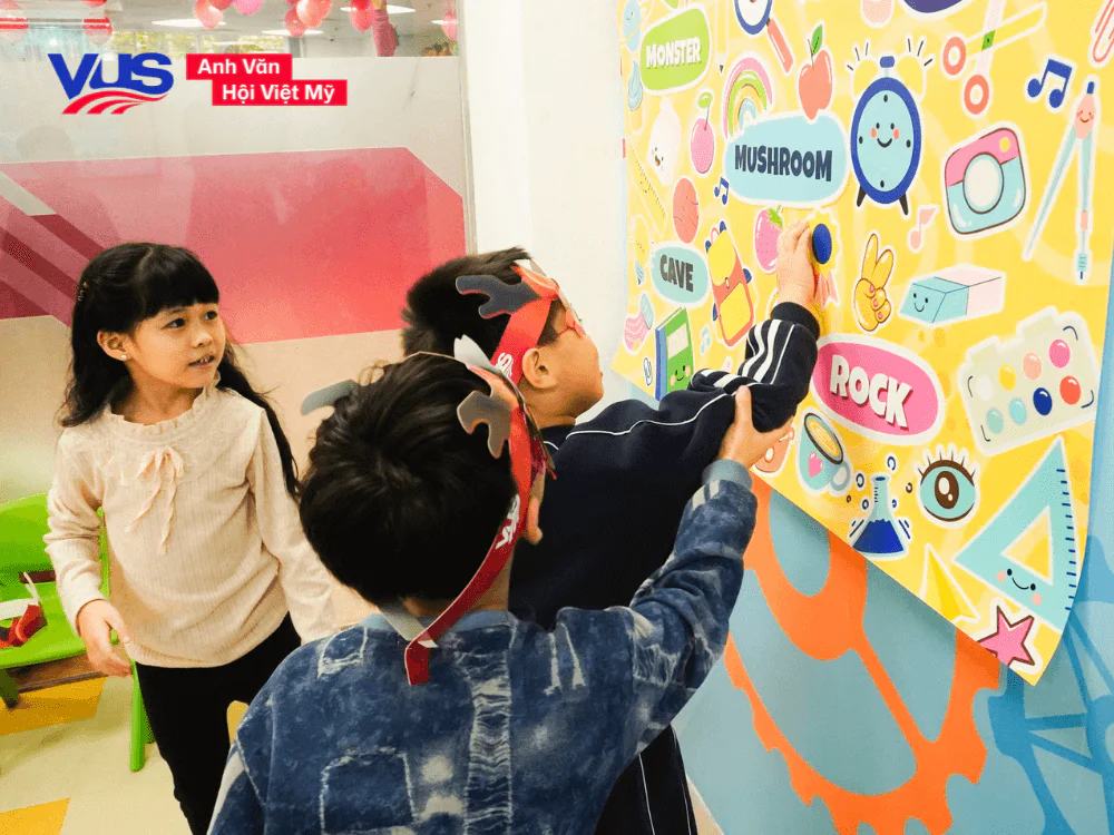 Lộ trình học tiếng Anh cho trẻ mầm non tại VUS theo từng giai đoạn tuổi