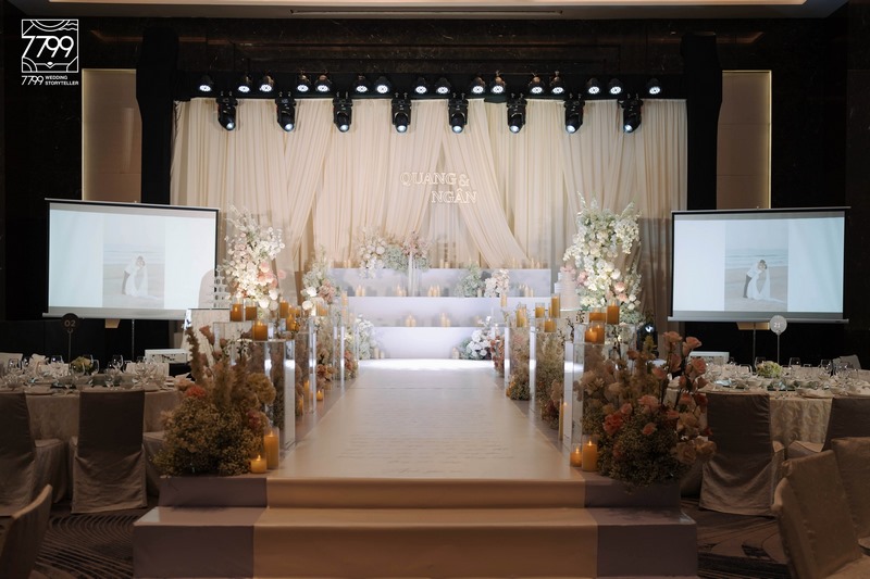 Trang trí đám cưới tại JW Marriott Hanoi – Grand Ballroom không cột trần cao