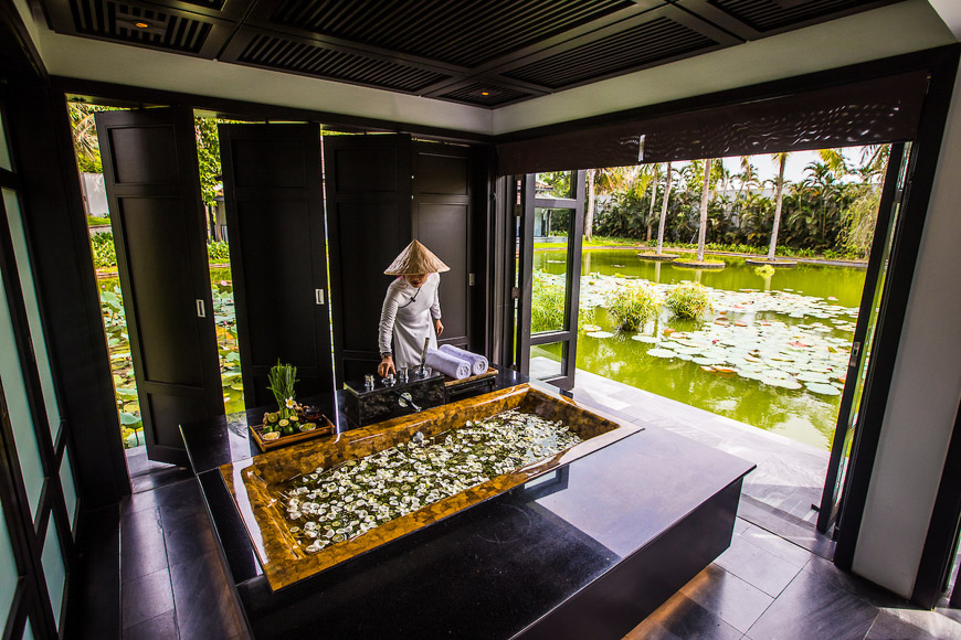 Four Seasons Nam Hai Hội An - Heart of the Earth Spa tắm âm thanh - nguồn từ Vietnam Tourism