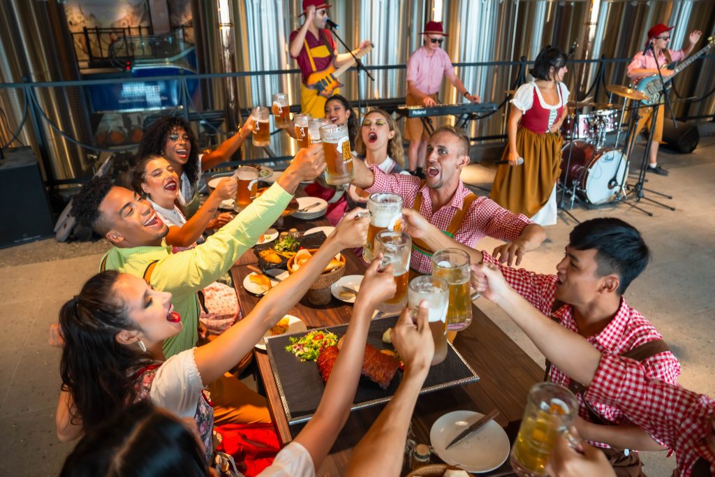 Kiến trúc đặc trưng kết hợp Champa và phương Tây của BaNa Brew House trên đỉnh Bà Nà