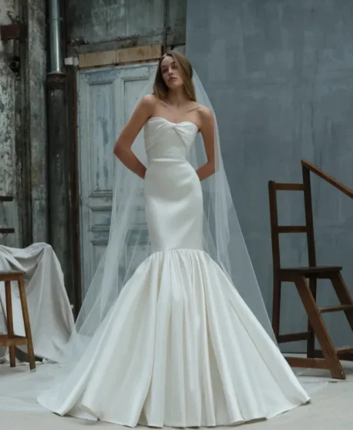 3 mẫu mermaid hiện đại - phom bó gợi cảm với vải Mikado silk, tạo nét gợi cảm sang trọng