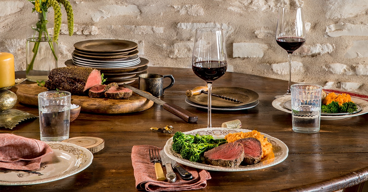 Món bò sốt rượu vang phong cách Á-Âu trong tiệc cưới fusion